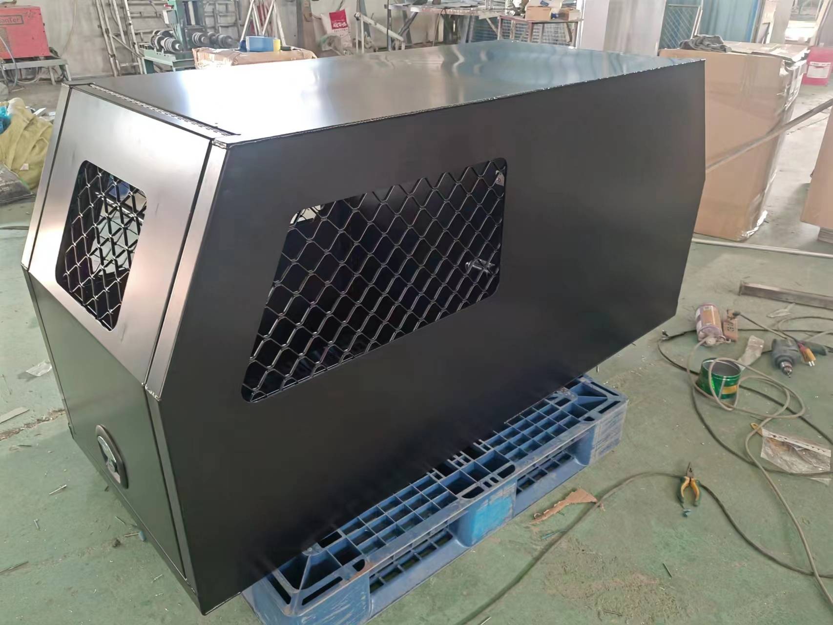 Ute-Baldachin aus Aluminium