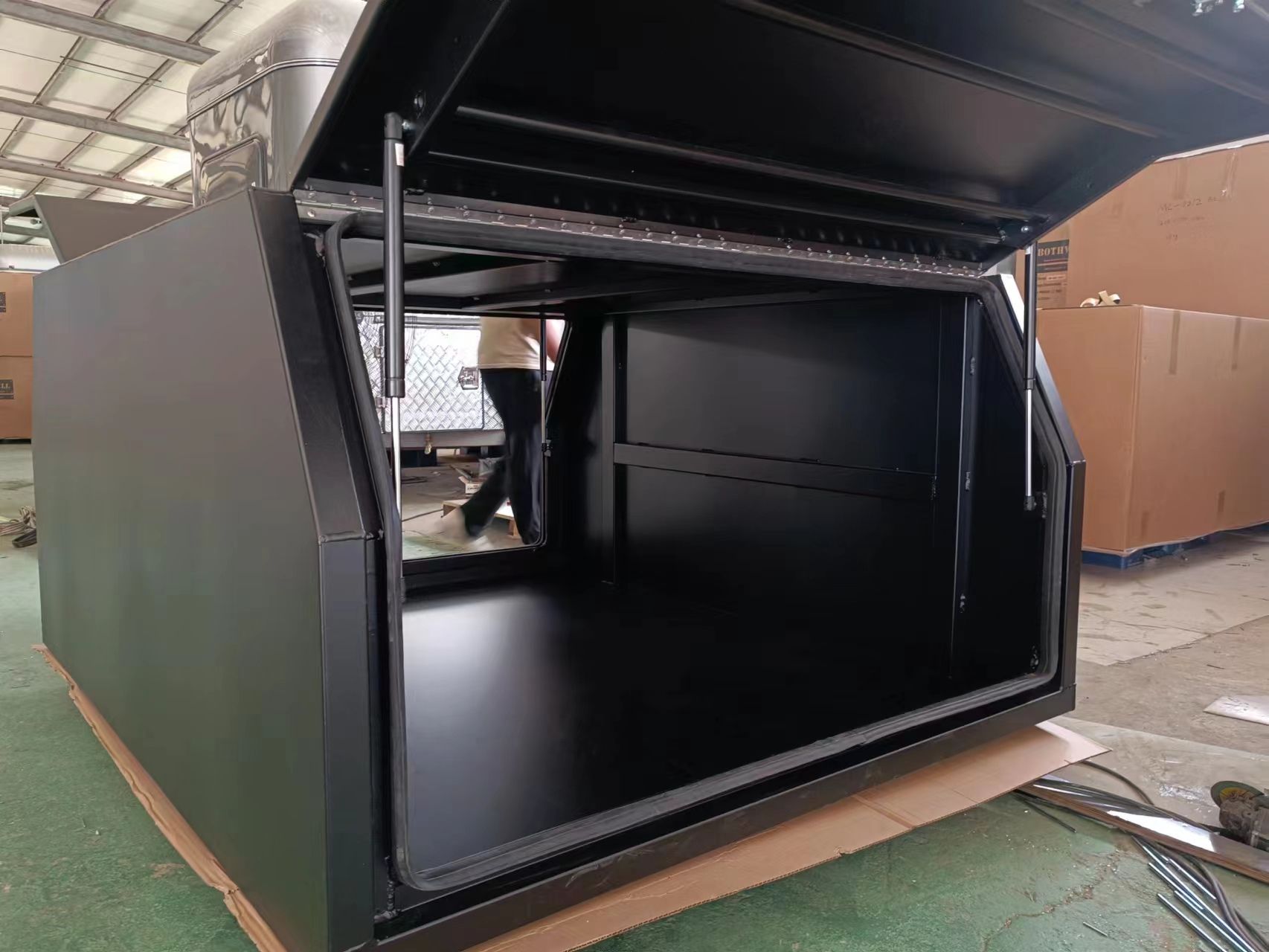 Ute-Baldachin aus Aluminium