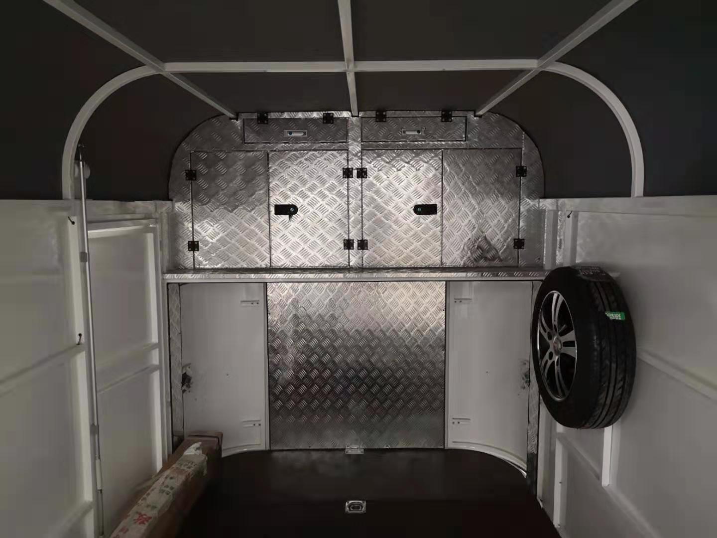 Maßgeschneiderte Pferdepose