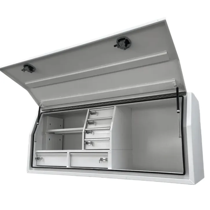 Flacher Werkzeugkasten aus Aluminium mit seitlicher Öffnung