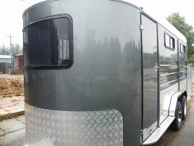 Deluxe-Pferdepose für 3 Pferde