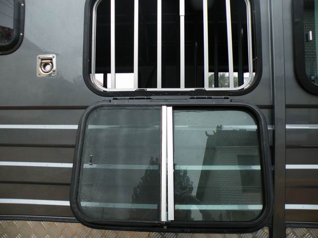 Deluxe-Pferdepose für 3 Pferde