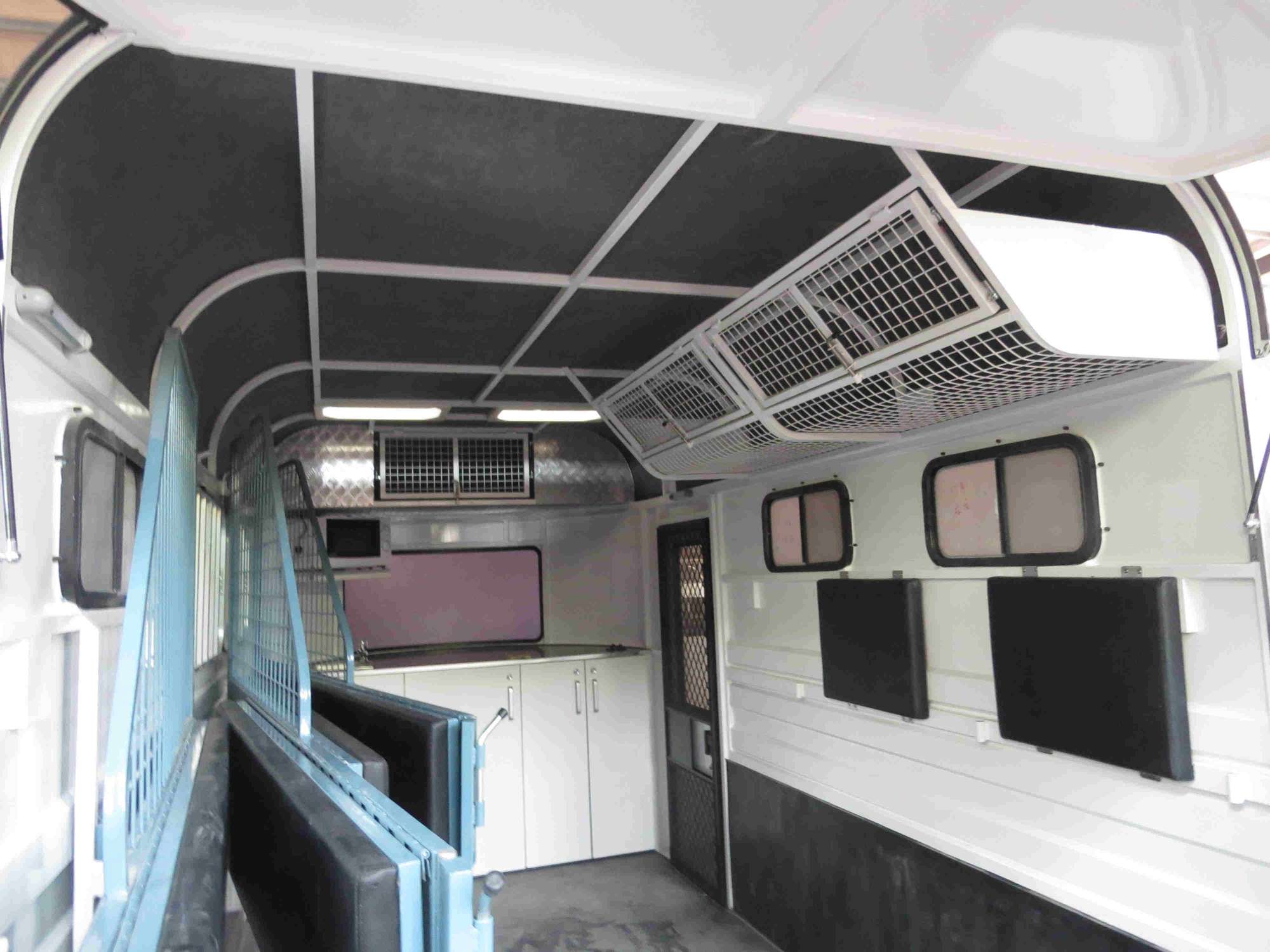 Verlängerter Winkellast-Pferdewagen für 2 Pferde