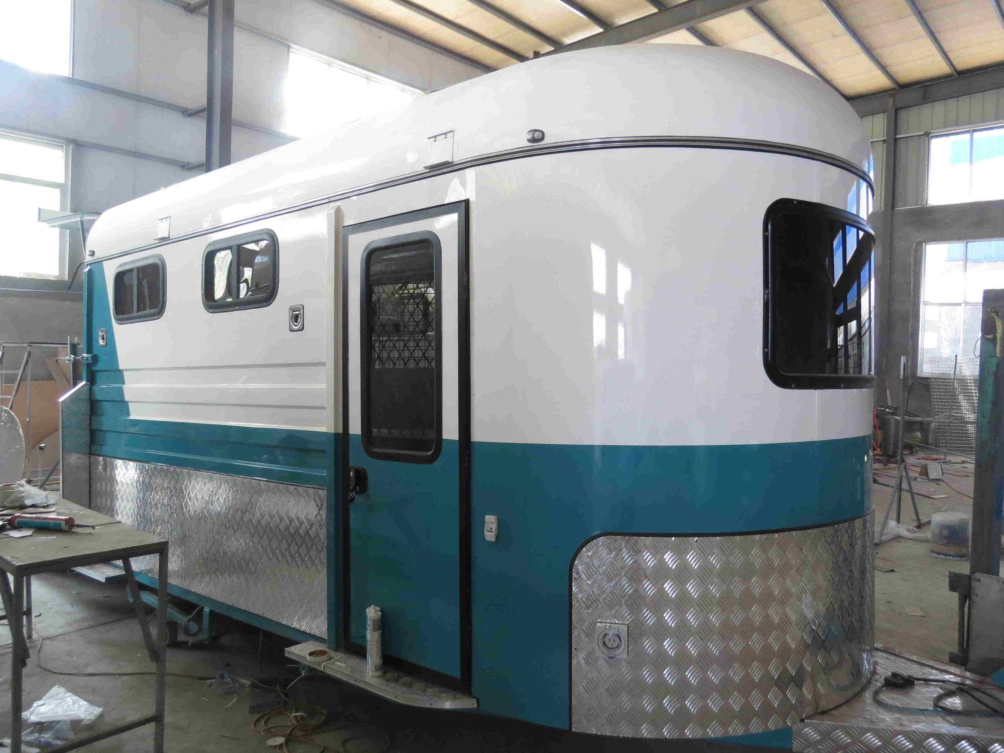 Verlängerter Winkellast-Pferdewagen für 2 Pferde