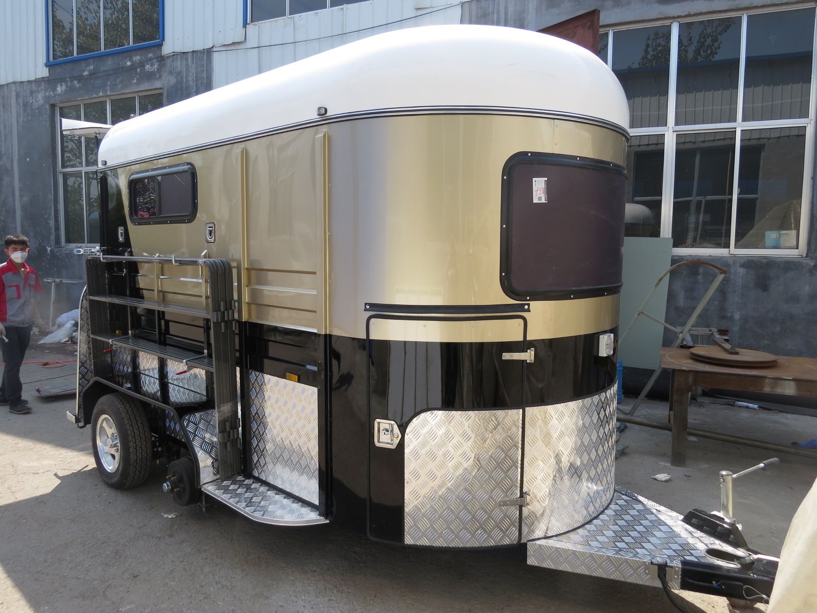 Deluxe-Pferdepose für 2 Pferde