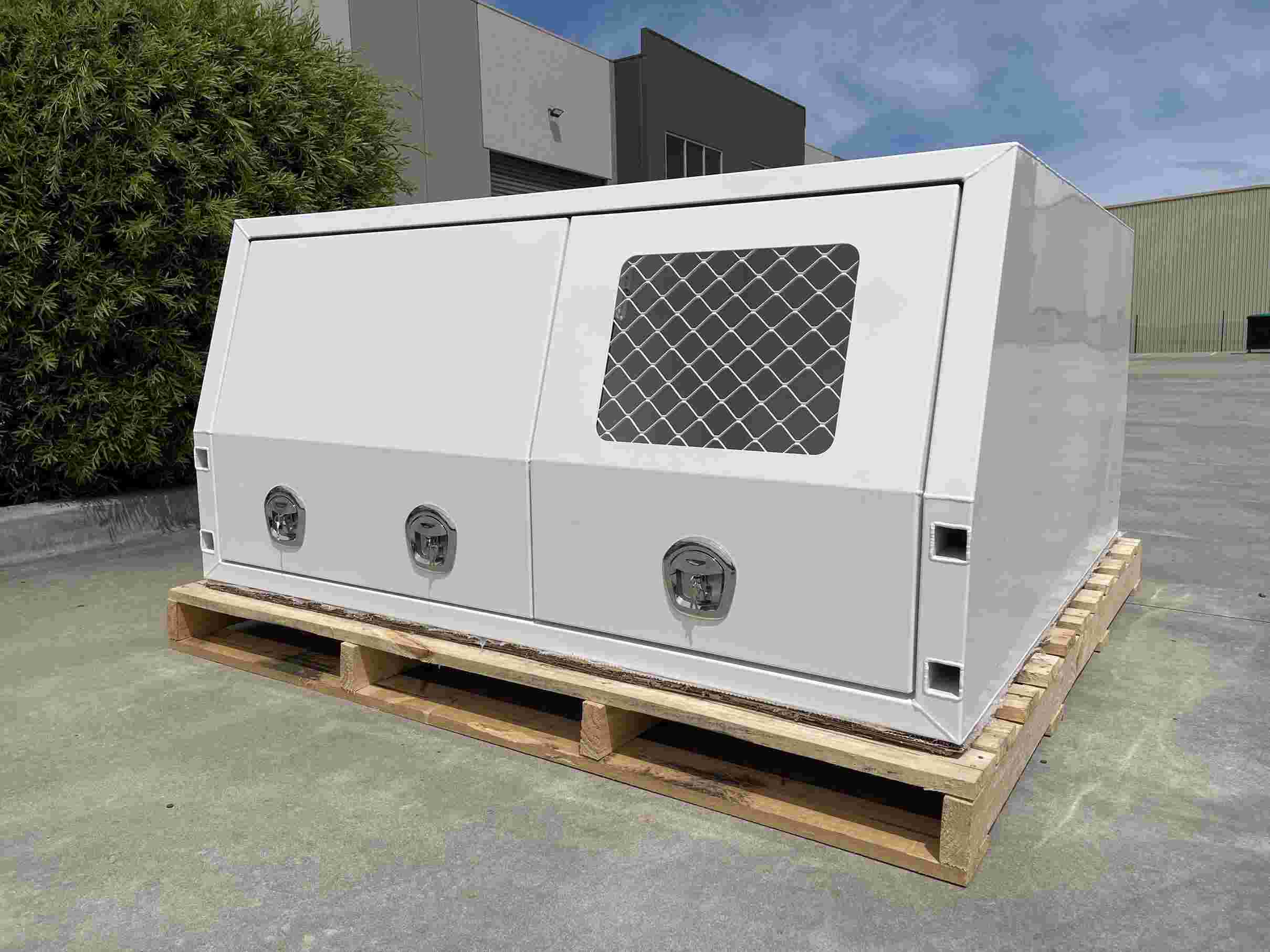 Ute-Baldachin aus Aluminium