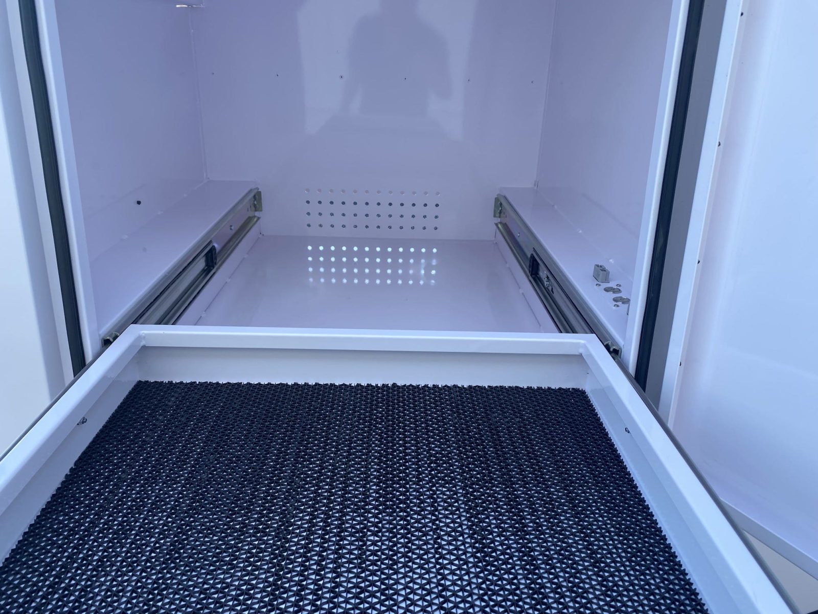 Einachsiger großer Handwerkeranhänger