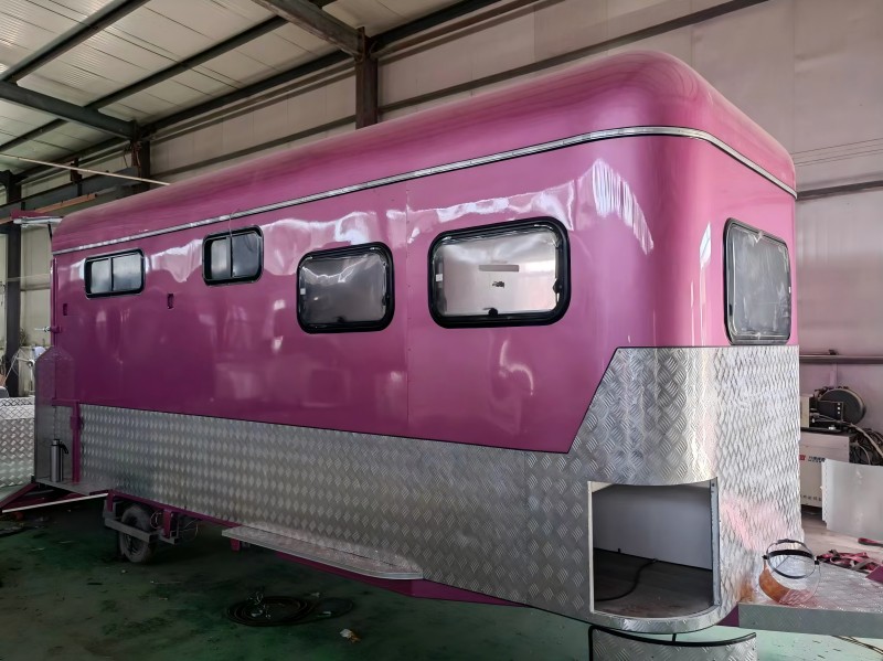 Maßgeschneiderter, quadratischer Vorderwagen für Pferde