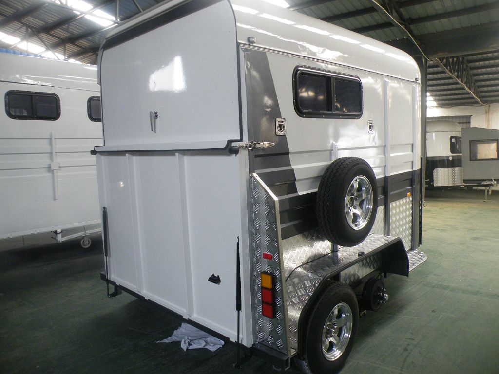 Deluxe-Pferdeanhänger Typ 2 mit gerader Ladung