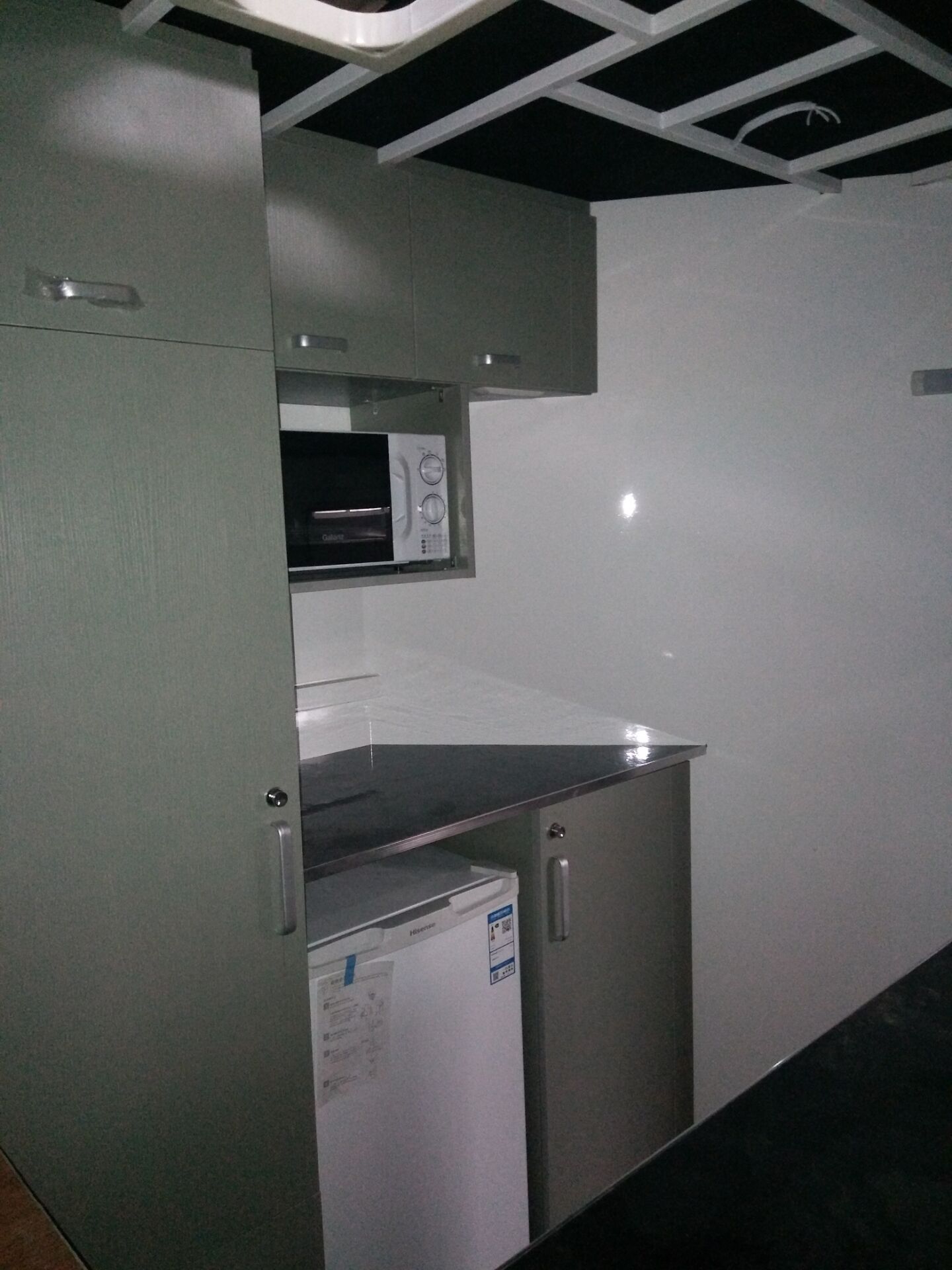 Maßgeschneiderter Pferdeanhänger mit quadratischer Front