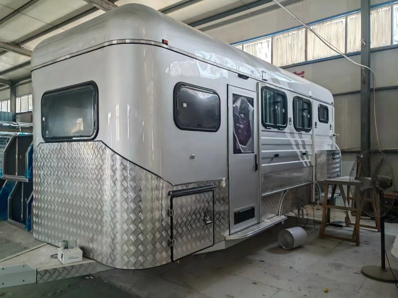 Maßgeschneiderter, quadratischer Vorderwagen für Pferde