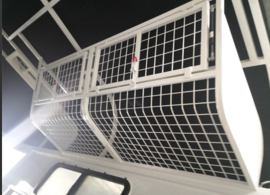 Standard-Pferdeanhänger für 2 Pferde mit gerader Ladung