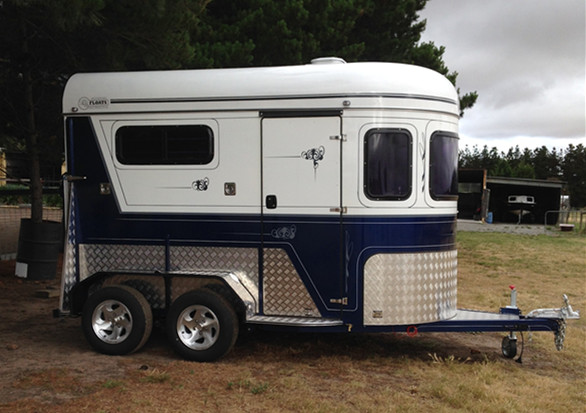 Deluxe-Pferdeanhänger Typ 2 mit gerader Ladung