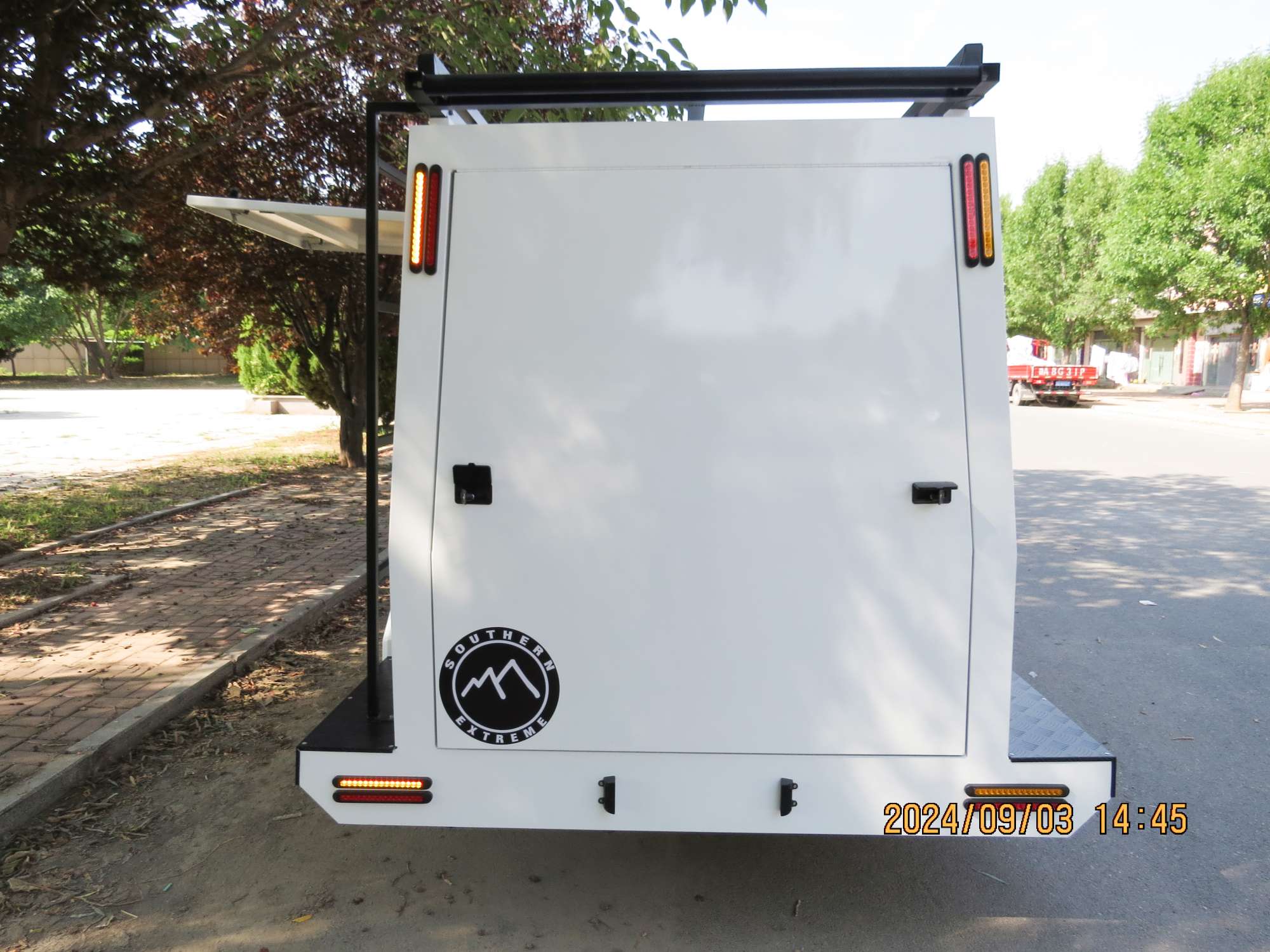 Einachsiger Service-Handwerkeranhänger