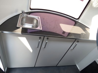 Deluxe-Pferdeanhänger Typ 2 mit gerader Ladung Deluxe-Pferdeanhänger Typ 2 mit gerader Ladung