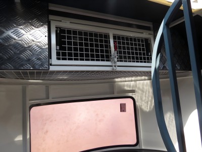 Deluxe-Pferdeanhänger Typ 2 mit gerader Ladung Deluxe-Pferdeanhänger Typ 2 mit gerader Ladung