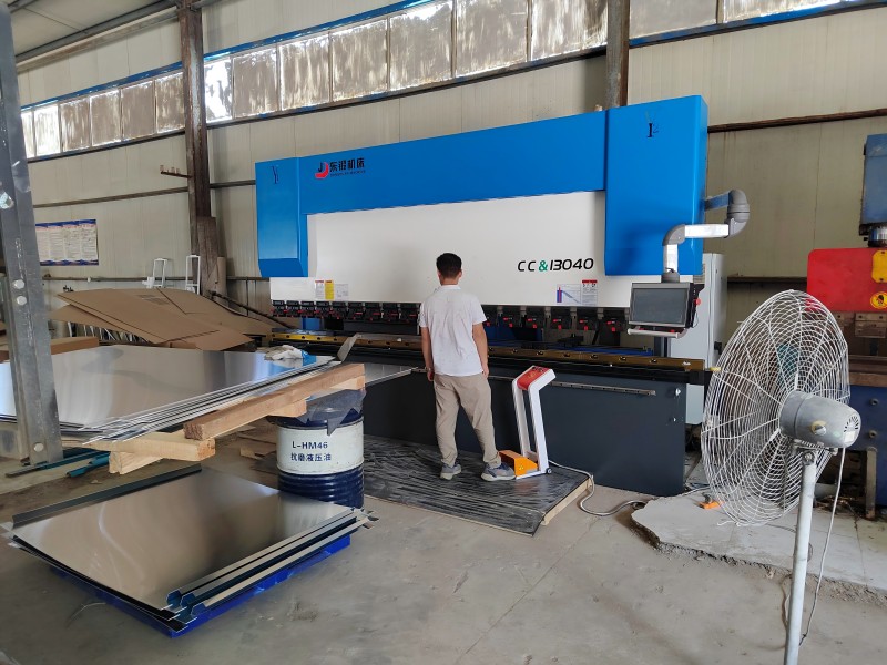 Die Produktionsausrüstung des Unternehmens Die Produktionsausrüstung des Unternehmens