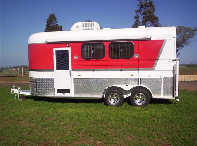 Verlängerter Winkellast-Pferdeschwimmer für 2 Pferde Verlängerter Winkellast-Pferdeschwimmer für 2 Pferde